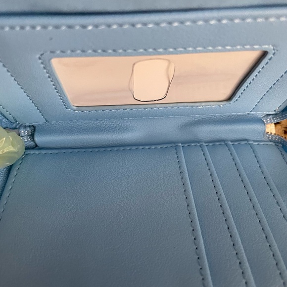 Loungefly Winnie the Pooh Cream Wallet - Picture 3 of 3